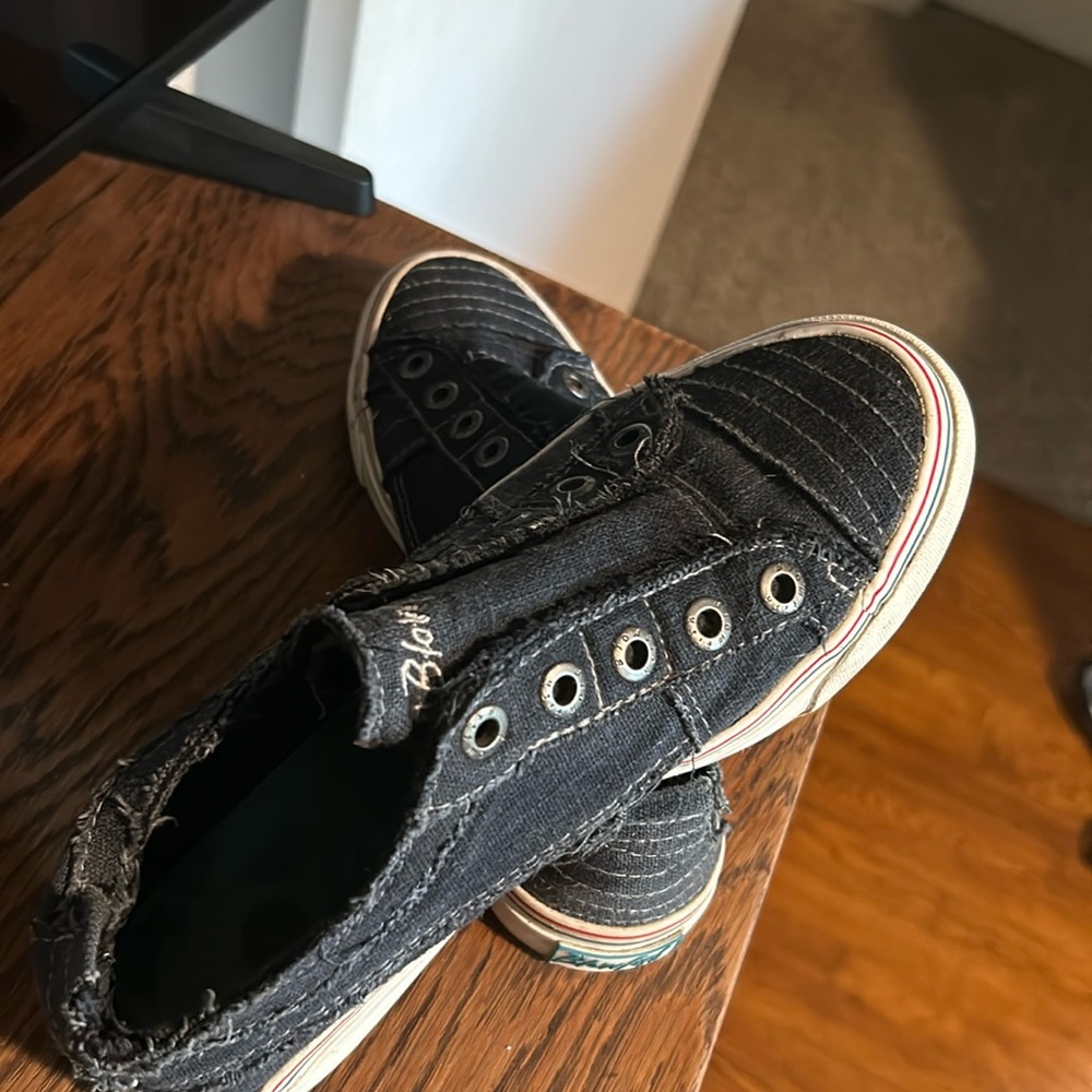 Women’s 7 blue blowfish slip ons